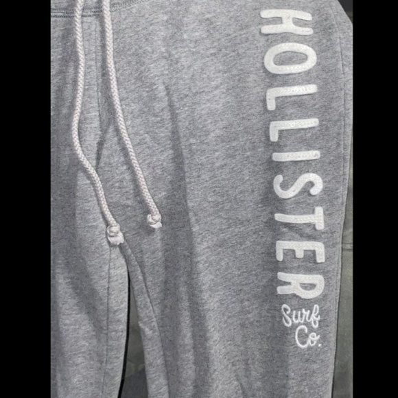 Size women's XS Gray Hollister Sweatpants, lowrise, comfy, lounge, bottoms - Picture 3 of 5